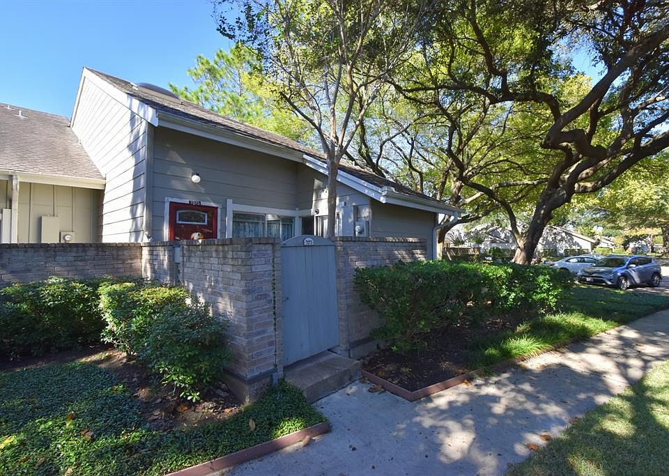 1st image of 7073 Greenway Chase St