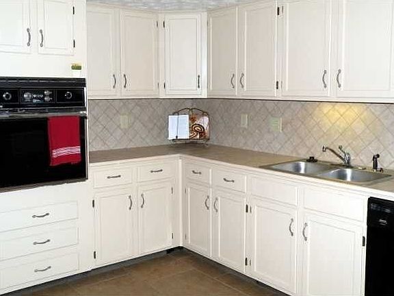 5th image of 4149 Johnstown Dr