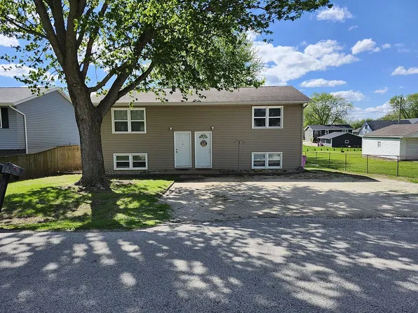 215 4th St, Colona, IL 61241