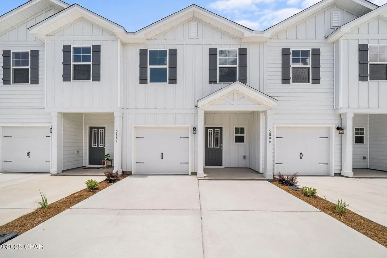 3 bed, 2.5 bath, 1554 sqft, $800 — Photo 1