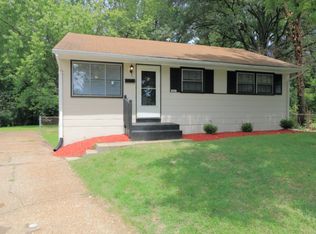 10547 Prestwick Dr, Saint Louis, MO 63137
