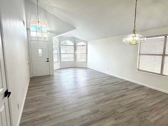 3rd image of 7939 W KIMBERLY Way