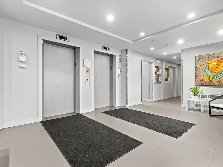 640 Main St — Photo 14
