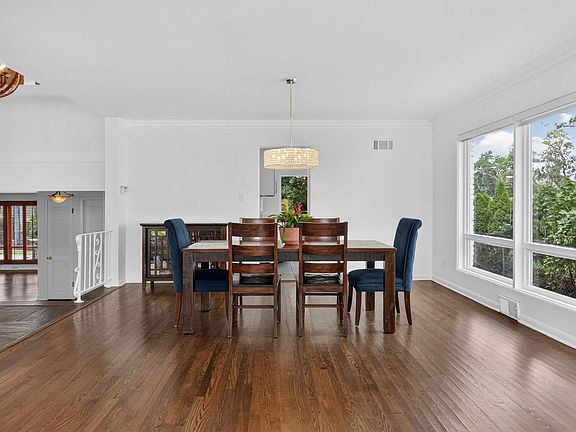 5th image of 282 Stonegate Rd