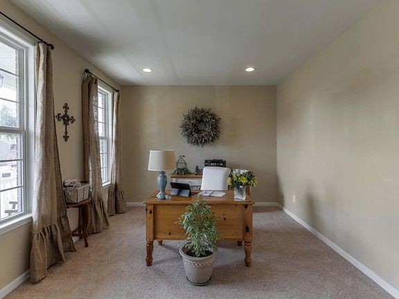 3rd image of 1609 Dandelion Ct