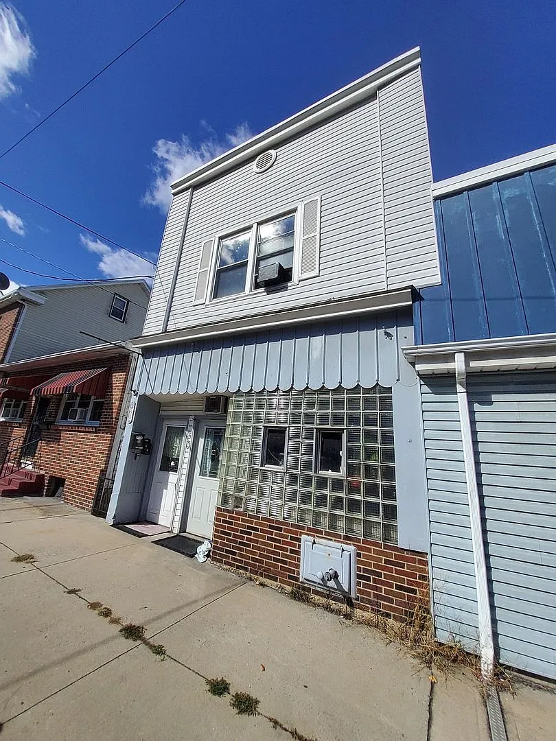 Catawissa St 50 W — Photo 1