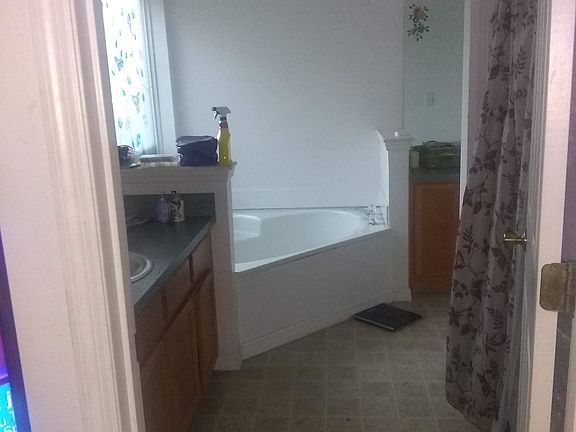 Master bedroom bathroom