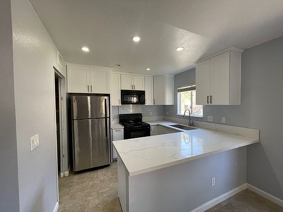 3rd image of 11247 Avenida De Los Lobos Unit E