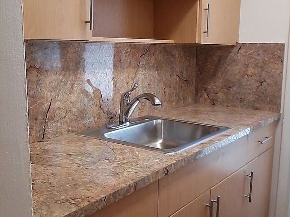 4th image of 920 Meridian Ave APT 3