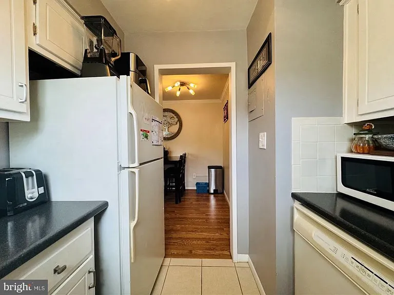 2030 N Vermont St #104 — Photo 6