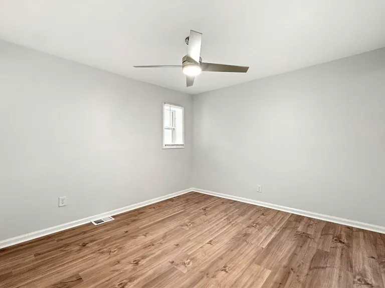 2318 Green Forrest Dr — Photo 22