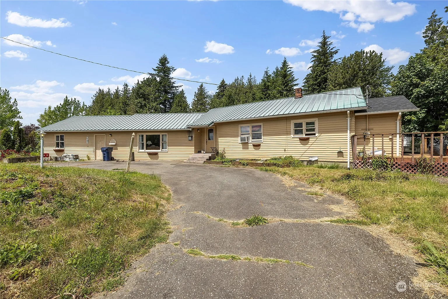 2094 Front Street photo 1