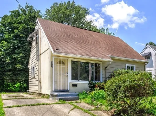 150 Berkley St, Akron, OH 44305