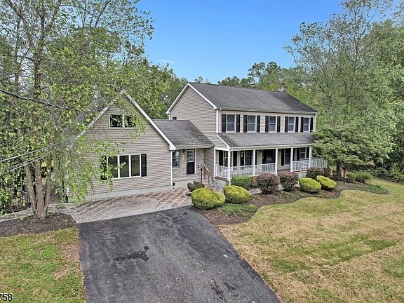 4th image of 526 County Road 579