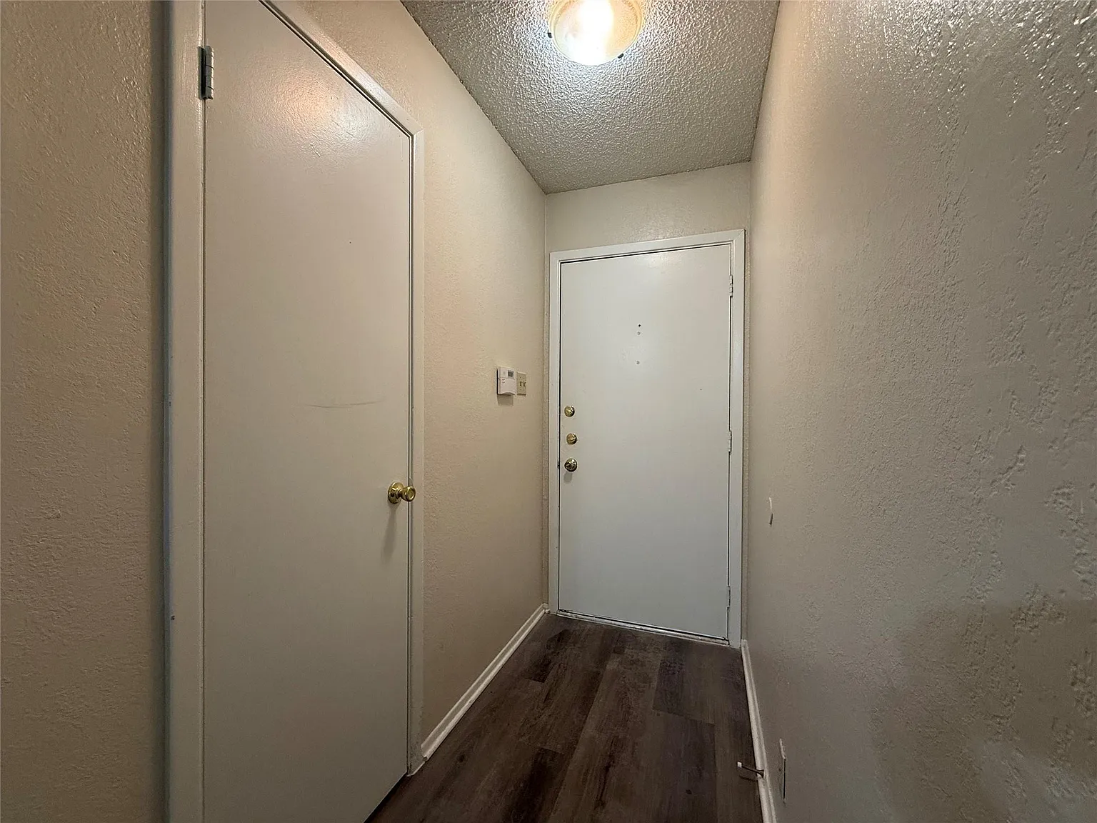 3 bed, 2.0 bath, 1228 sqft, $1,745 — Photo 3