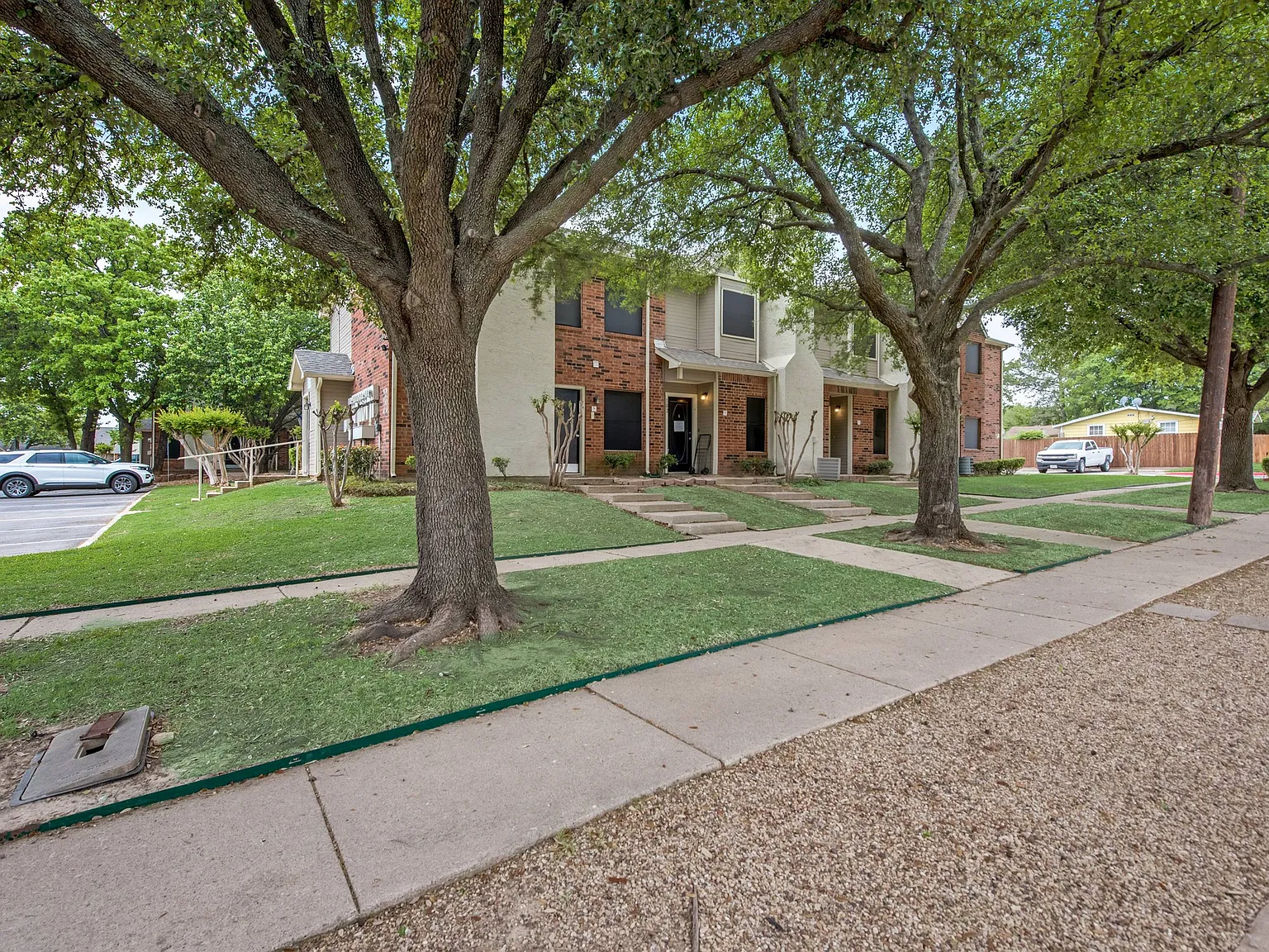 Evergreen Condominiums — Photo 1