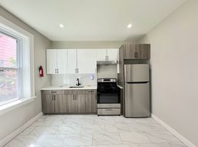 380 N 11th St