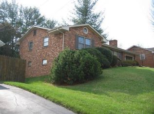 3326 Pamlico Dr, Roanoke, VA 24018