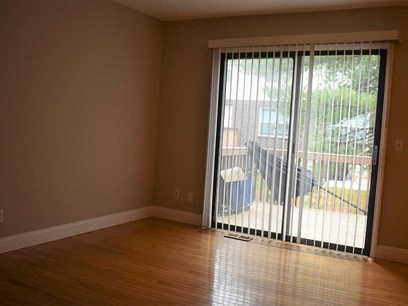 5th image of 9541 Cornell Ln #9-37