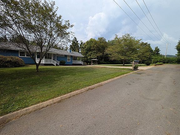 3rd image of 1811 Central Ave