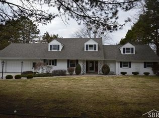 12 Edgewood Rd, Saginaw, MI 48602