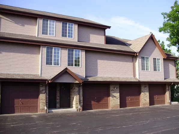 2005 S 102nd St, West Allis, WI 53227