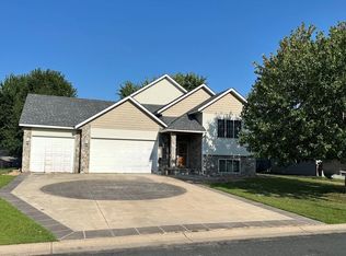 937 S Cedar St, Belle Plaine, MN 56011