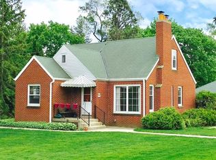 W185S6370 Martin Dr, Muskego, WI 53150