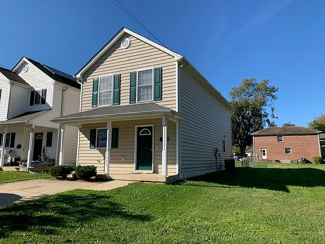 3 bed, 2.5 bath, 1520 sqft, $1,800 — Photo 2