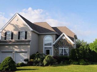 2 Gardenia Ct, Dayton, NJ 08810