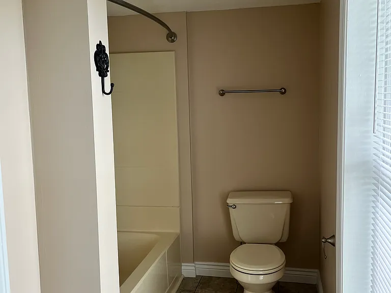 210 Dodge Ave — Photo 9