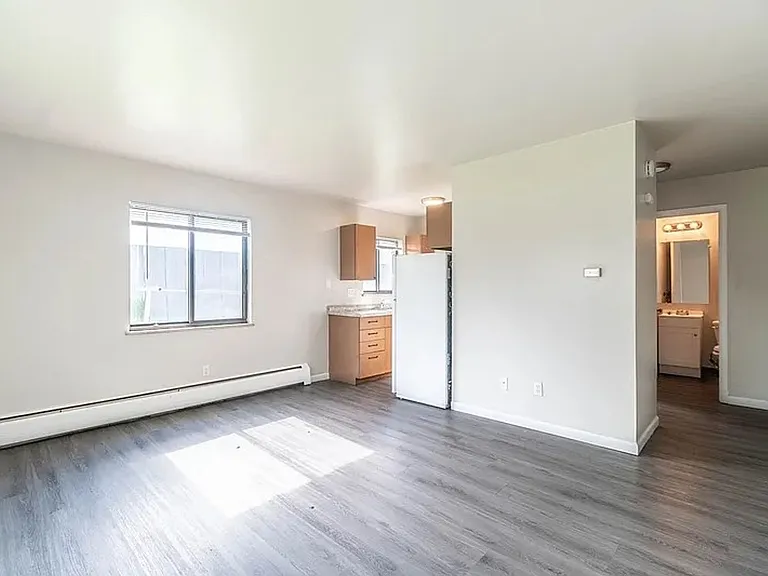 670 Miller Ct #3 — Photo 5