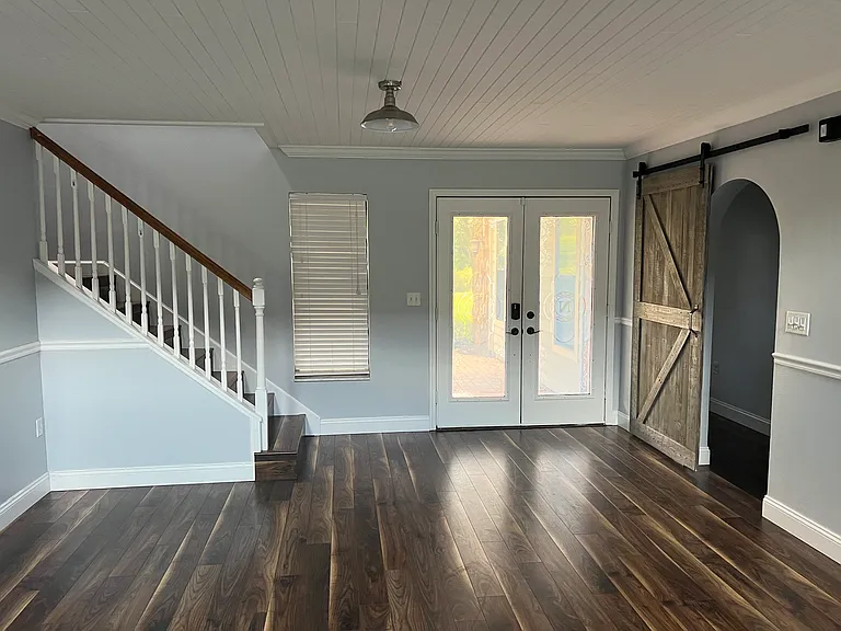 8015 Sycamore Dr — Photo 2