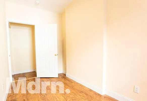 Rented by Mdrn Residential | media 12