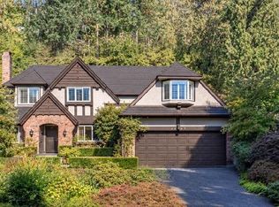 4707 Meadfeild Rd, West Vancouver, BC V7W2X3