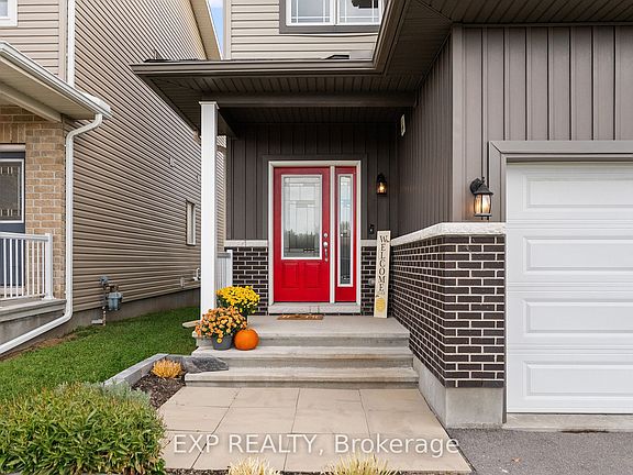 3rd image of 76 Vimy Ridge Cres