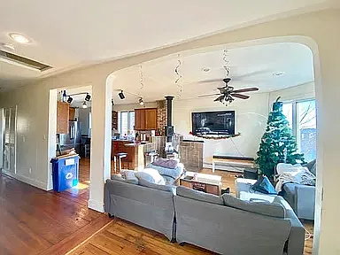 7 bed, 9999 sqft, $10,675 — Photo 2