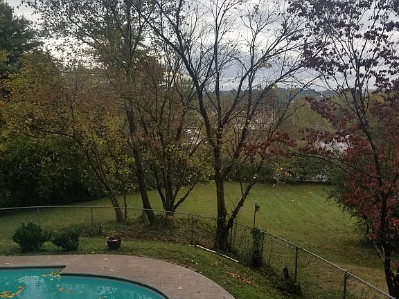3rd image of 7112 Westavia Dr