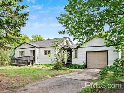 105 W Wright Pl, Marquette, MI, 49855