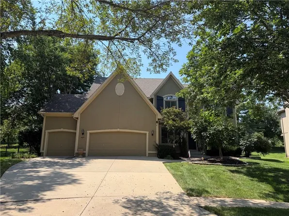 14252 Granada Ct, Leawood, KS 66224