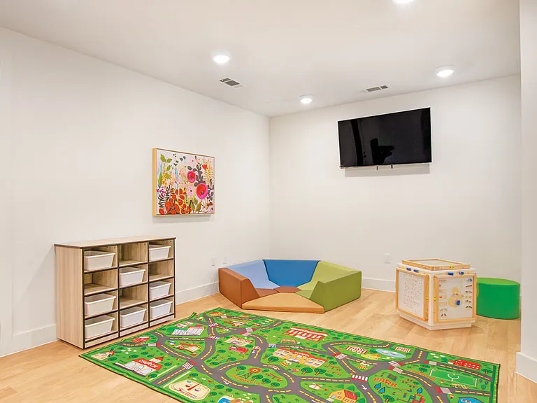 Loma Vista Lofts — Photo 27