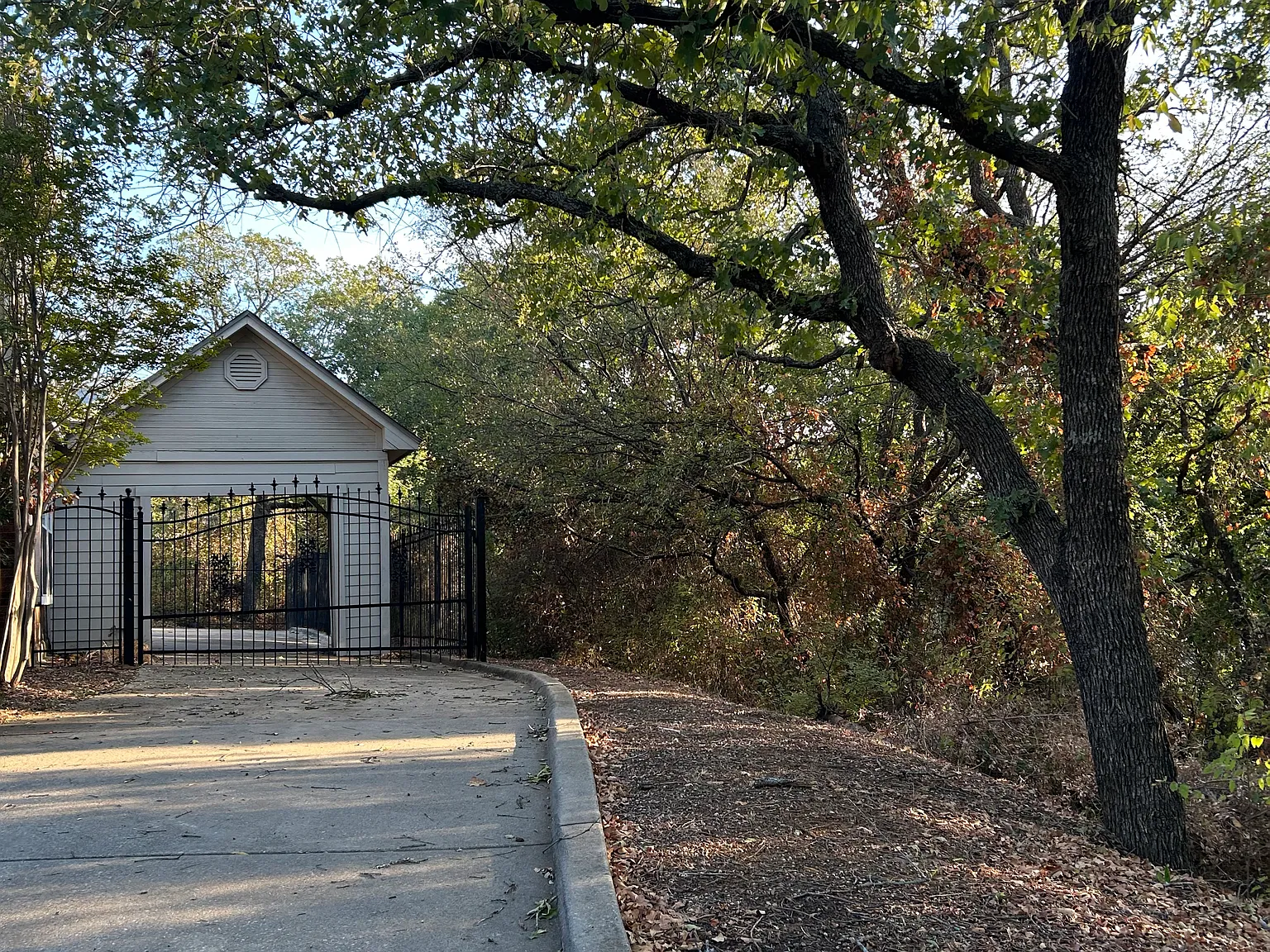 4 bed, 2635 sqft, $3,333 — Photo 2