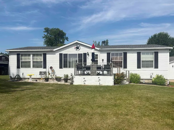 N8839 E Friesland Rd, Randolph, WI 53956