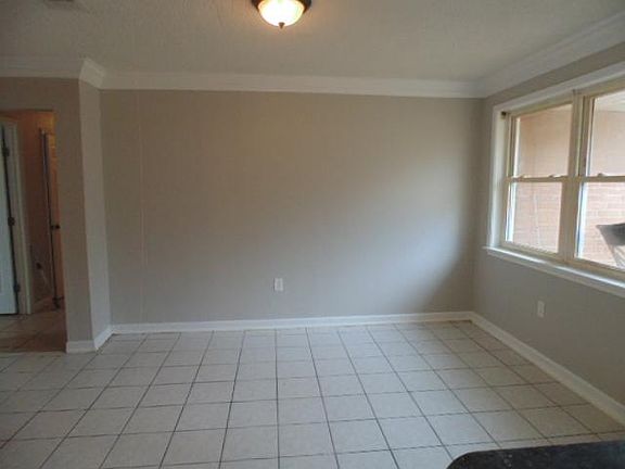 4th image of 1905 Debra Dr