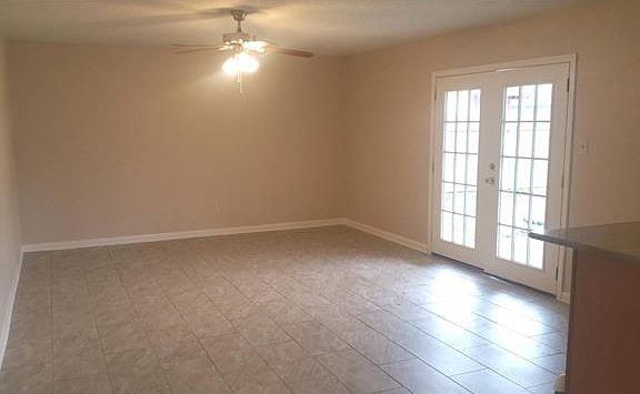 4th image of 3868 Chriswood Ln