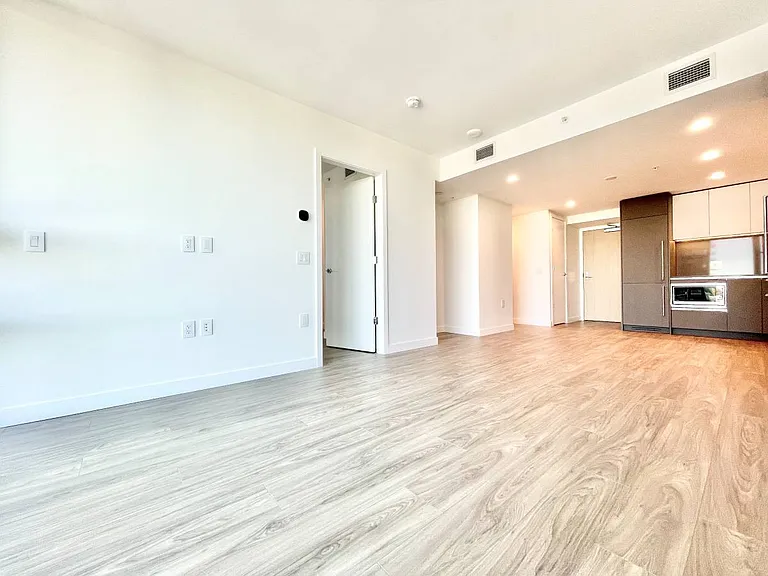 2135 Springer Ave #905 — Photo 15