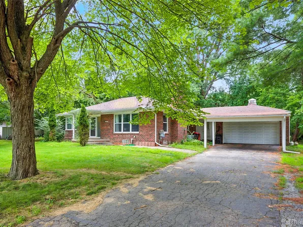 19910 Albany Ave, Southfield, MI 48075