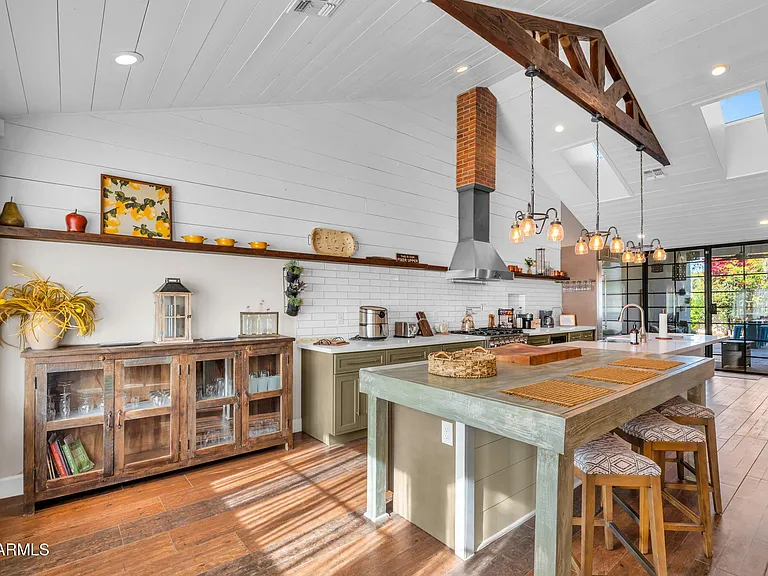 4402 E Turney Ave — Photo 9