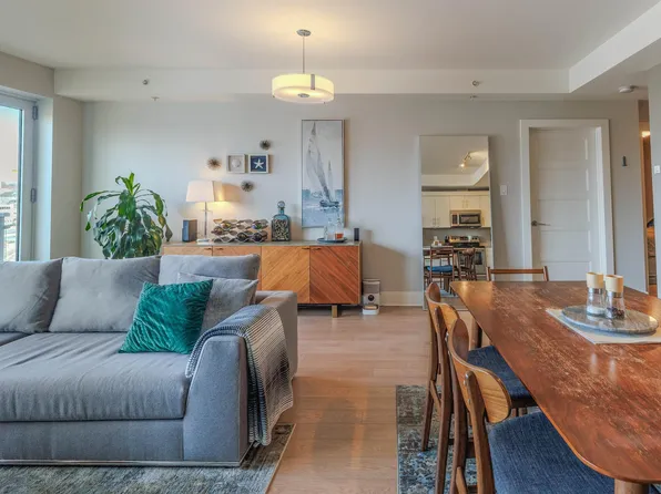 15 Kings Wharf Pl #308, Halifax, NS B2Y 0C2
