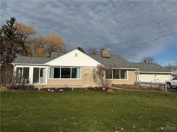 403 Morgan Dr, Lewiston, NY 14092